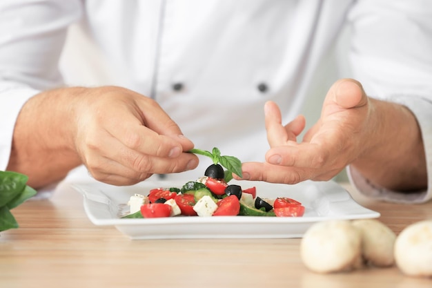 Zbliżenie na przygotowywane danie